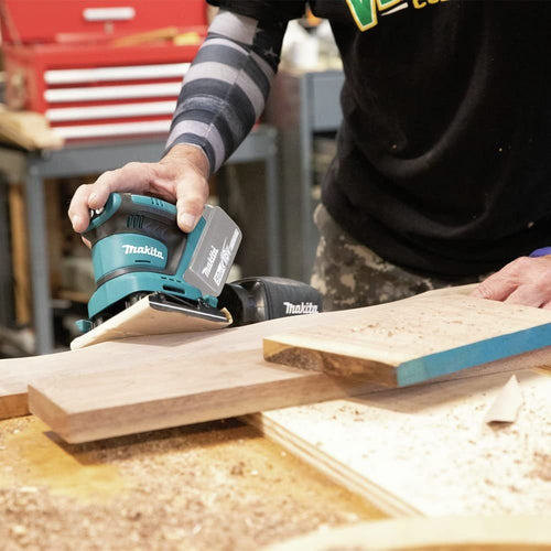18V Cordless 1/4 Sheet Finishing Sander P821