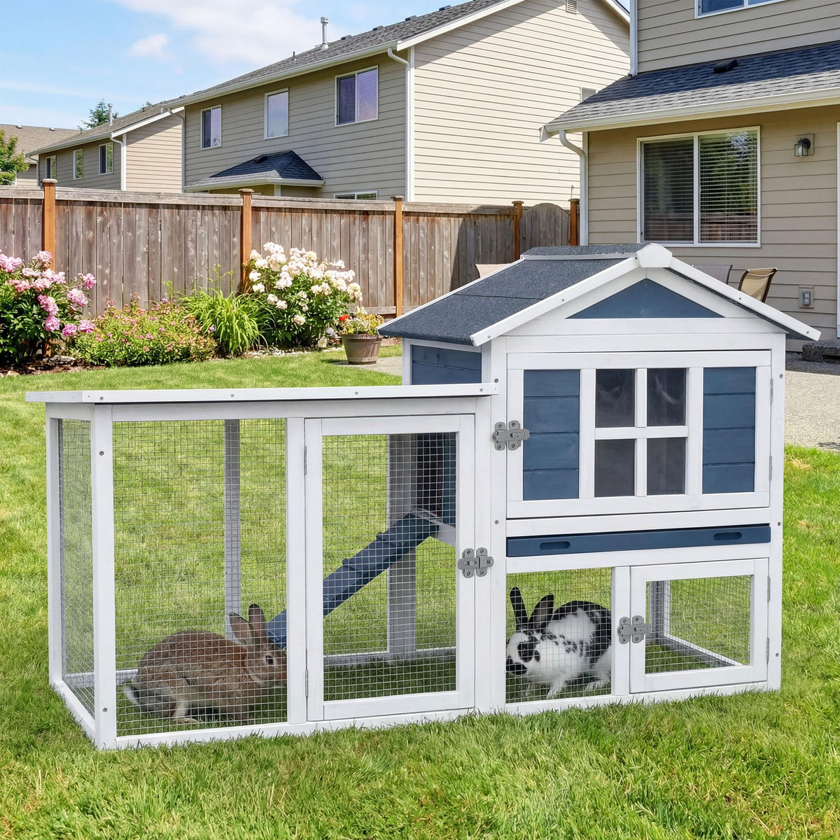 Wooden Rabbit Hutch with Pull-Out Cleaning Tray R85763